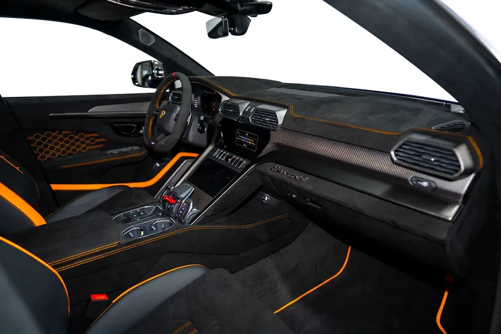 URUS PERFORMANTE | FULL CARBON INT/EXT | EXTENDED PERFORMANTE TRIM | SUNSHINE PACKAGE - Image 19