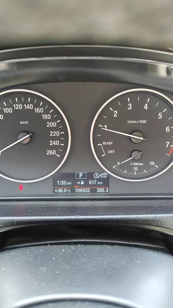 BMW 3-Series 318i 2016 | GCC Specs | Pristine Condition - Image 12
