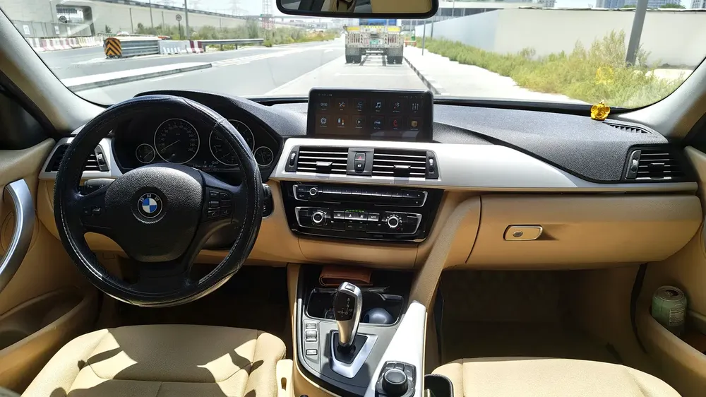 BMW 3-Series 318i 2016 | GCC Specs | Pristine Condition - Image 13