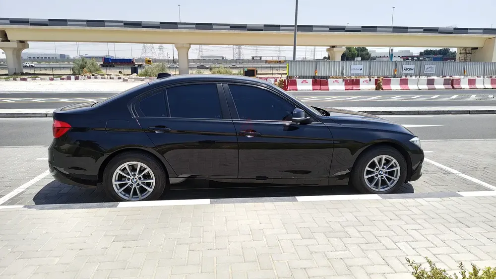 BMW 3-Series 318i 2016 | GCC Specs | Pristine Condition - Image 14