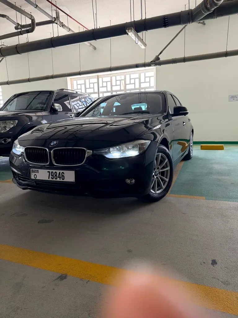 BMW 3-Series 318i 2016 | GCC Specs | Pristine Condition - Image 5