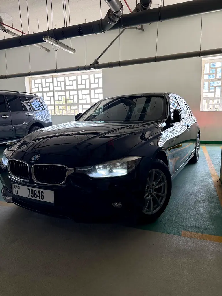 BMW 3-Series 318i 2016 | GCC Specs | Pristine Condition - Image 6