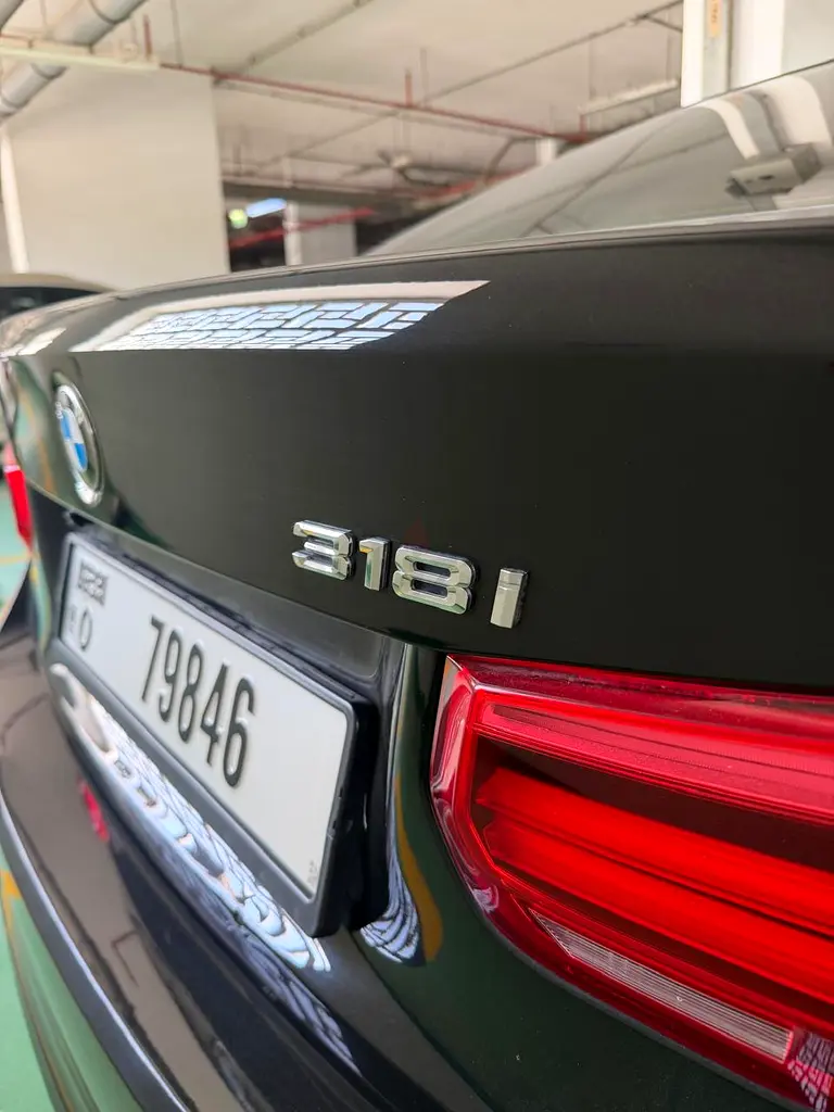 BMW 3-Series 318i 2016 | GCC Specs | Pristine Condition - Image 7