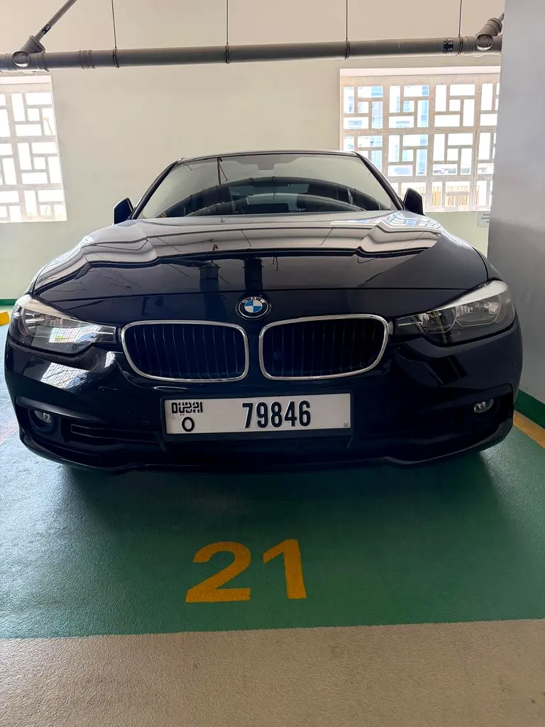 BMW 3-Series 318i 2016 | GCC Specs | Pristine Condition - Image 8