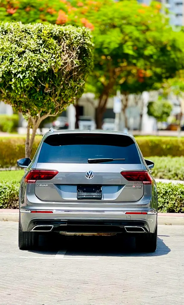 2019 Volkswagen Tiguan R-Line | GCC Specs | Pristine Condition - Image 4