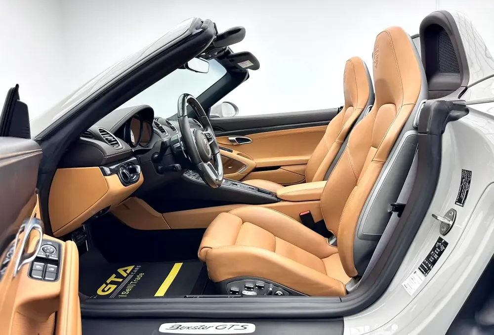 2023 Porsche 718 Boxster GTS 4.0 Cab, April/2027 Porsche Warranty, Porsche Full Service History, GCC - Image 14