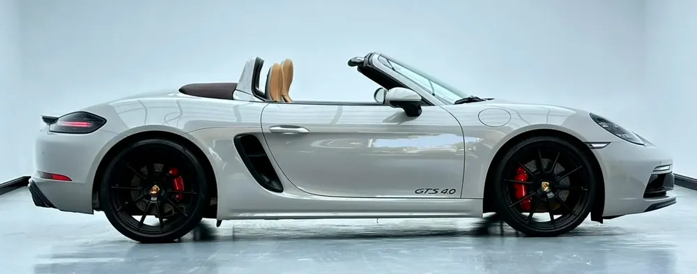 2023 Porsche 718 Boxster GTS 4.0 Cab, April/2027 Porsche Warranty, Porsche Full Service History, GCC - Image 4