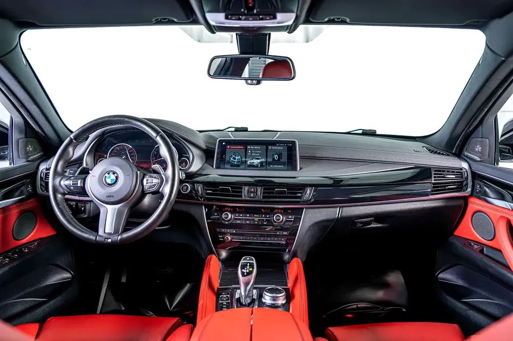 BMW X6 35i X-Drive-MSport-GCC-Pearl White-Premium Red Leather Interior-M Sports Seats - Image 10