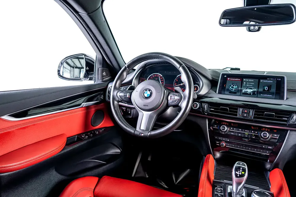 BMW X6 35i X-Drive-MSport-GCC-Pearl White-Premium Red Leather Interior-M Sports Seats - Image 11