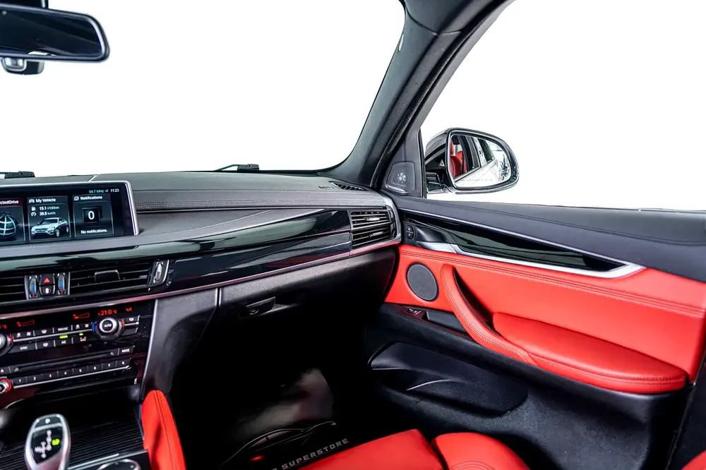 BMW X6 35i X-Drive-MSport-GCC-Pearl White-Premium Red Leather Interior-M Sports Seats - Image 12