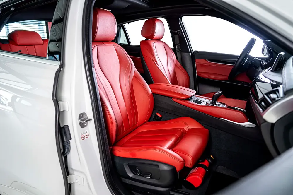BMW X6 35i X-Drive-MSport-GCC-Pearl White-Premium Red Leather Interior-M Sports Seats - Image 13