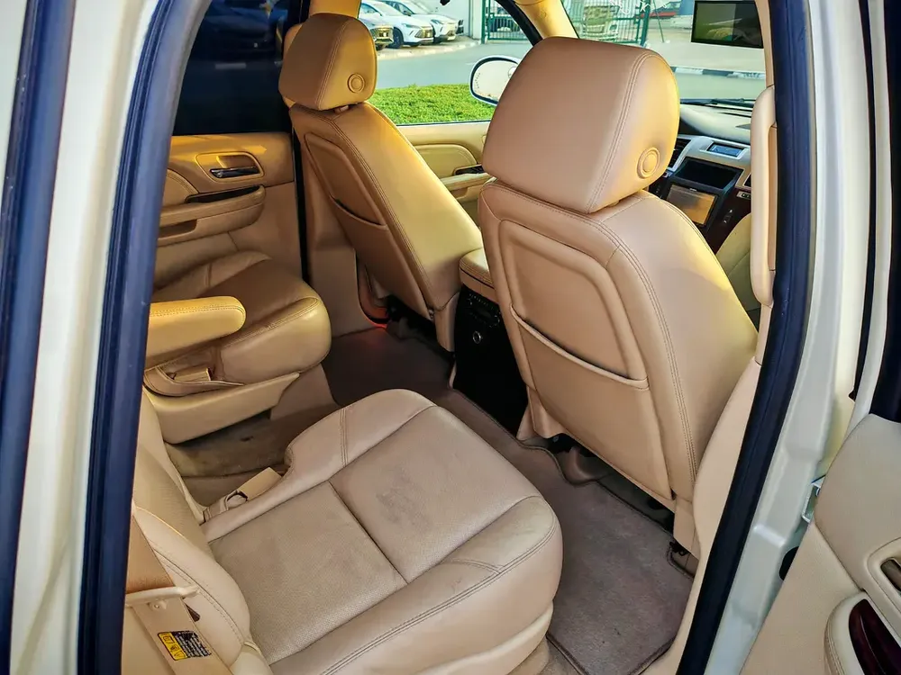 Cadillac Escalade Platinum Luxury  - Japanese Specs - Image 15