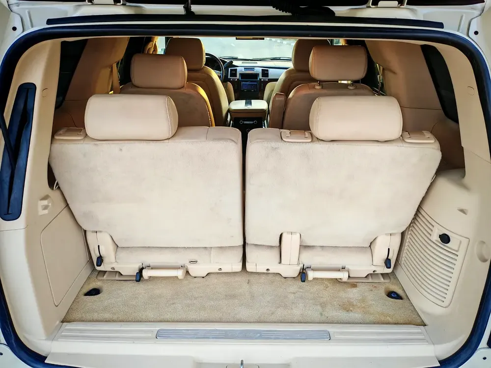 Cadillac Escalade Platinum Luxury  - Japanese Specs - Image 18