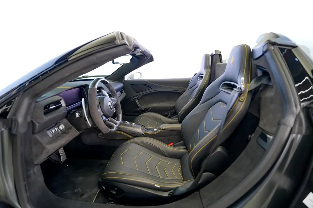 WARRANTY + SERVICE JUN 2027  | MC20 CIELO | MATT CARBON INTERIOR | NARDO GREY - Image 11