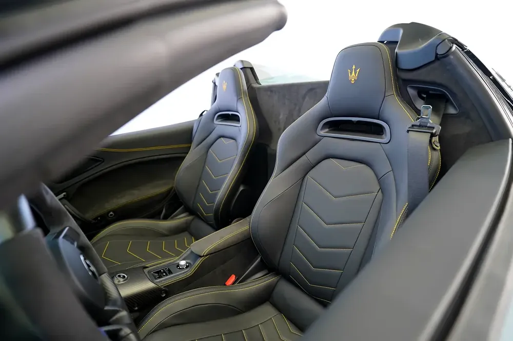 WARRANTY + SERVICE JUN 2027  | MC20 CIELO | MATT CARBON INTERIOR | NARDO GREY - Image 12