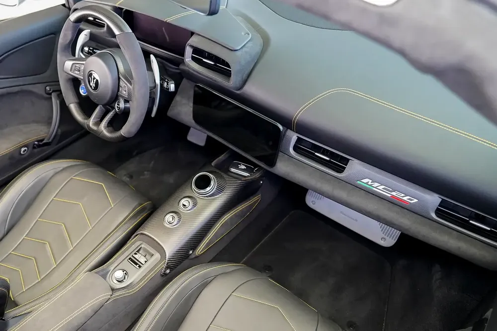 WARRANTY + SERVICE JUN 2027  | MC20 CIELO | MATT CARBON INTERIOR | NARDO GREY - Image 13