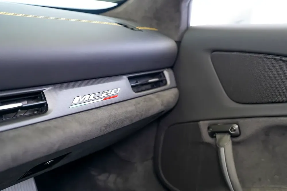 WARRANTY + SERVICE JUN 2027  | MC20 CIELO | MATT CARBON INTERIOR | NARDO GREY - Image 7