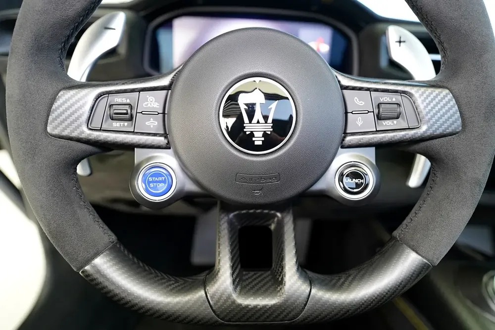 WARRANTY + SERVICE JUN 2027  | MC20 CIELO | MATT CARBON INTERIOR | NARDO GREY - Image 9