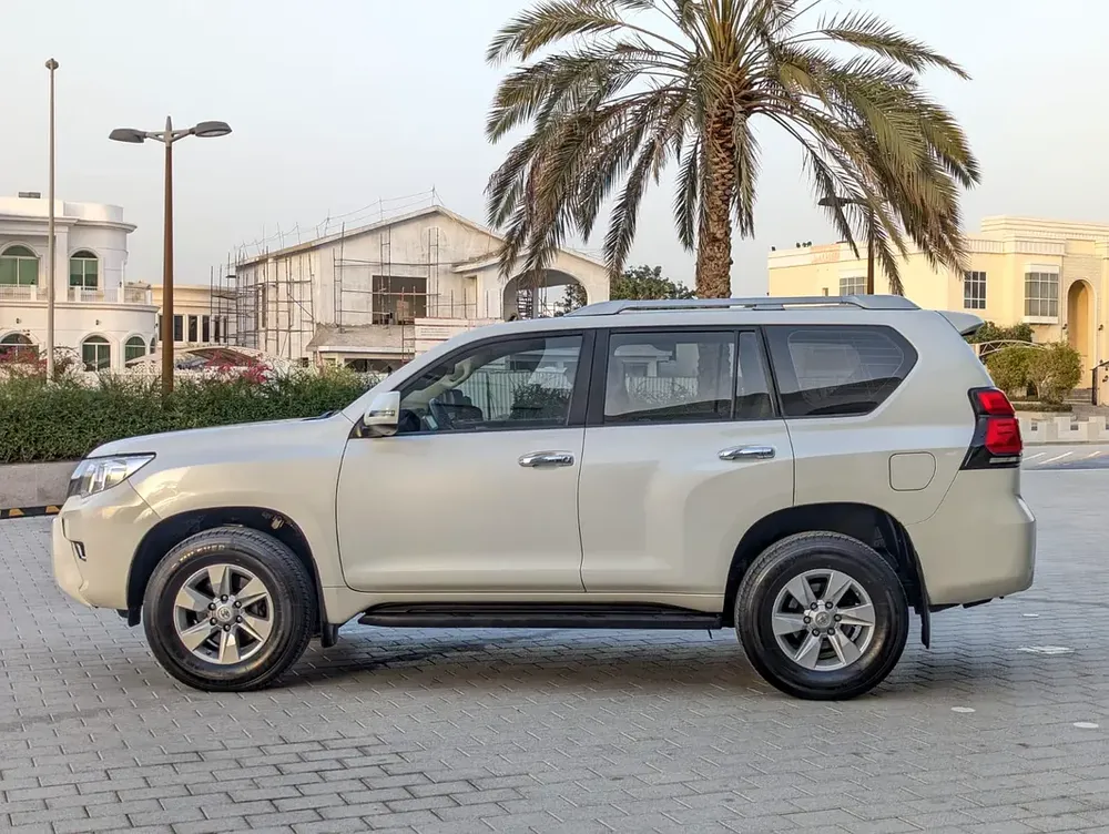 TOYOTA PRADO 2020 TXL V4 2.7L GCC IN EXCELLENT CONDITION - Image 16