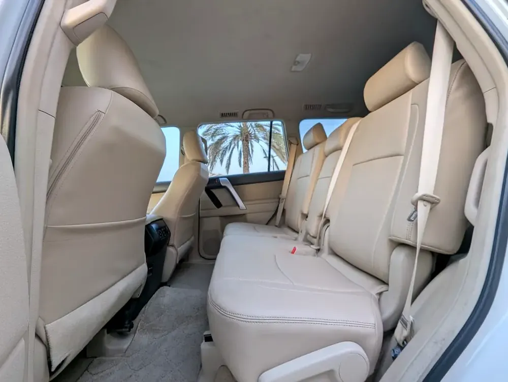 TOYOTA PRADO 2020 TXL V4 2.7L GCC IN EXCELLENT CONDITION - Image 5