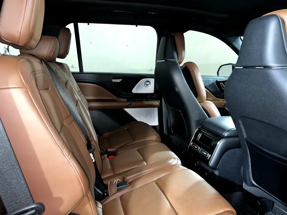 AVI423 AVIATOR RESERVE II @ AL TAYER MOTORS PRE OWNED SHOWROOM COMPLEX AL QUOZE. - Image 11