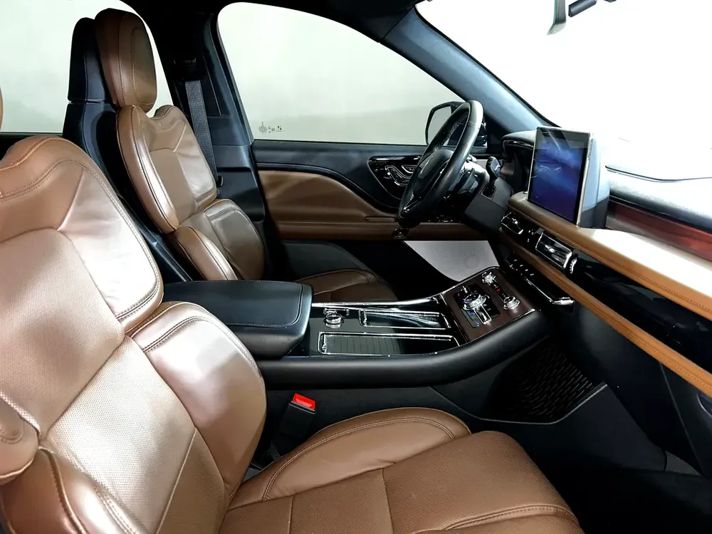 AVI423 AVIATOR RESERVE II @ AL TAYER MOTORS PRE OWNED SHOWROOM COMPLEX AL QUOZE. - Image 9