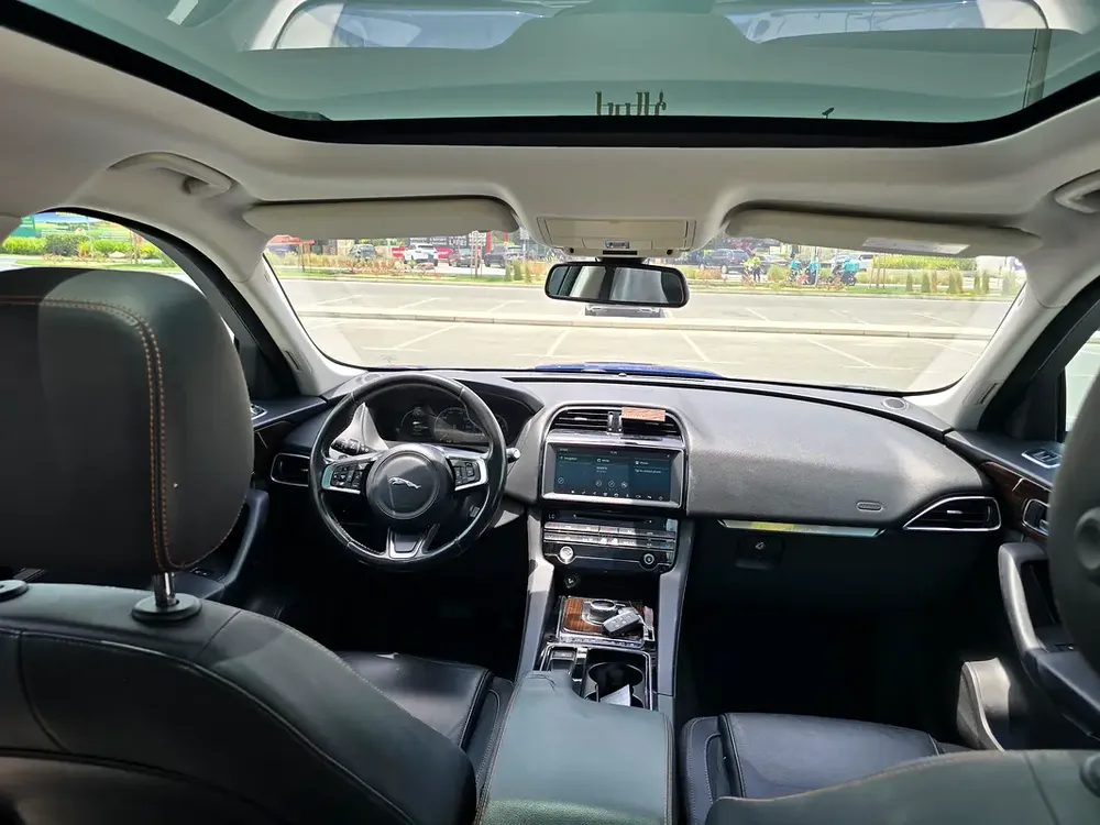 2018 F-PACE GCC - Image 5