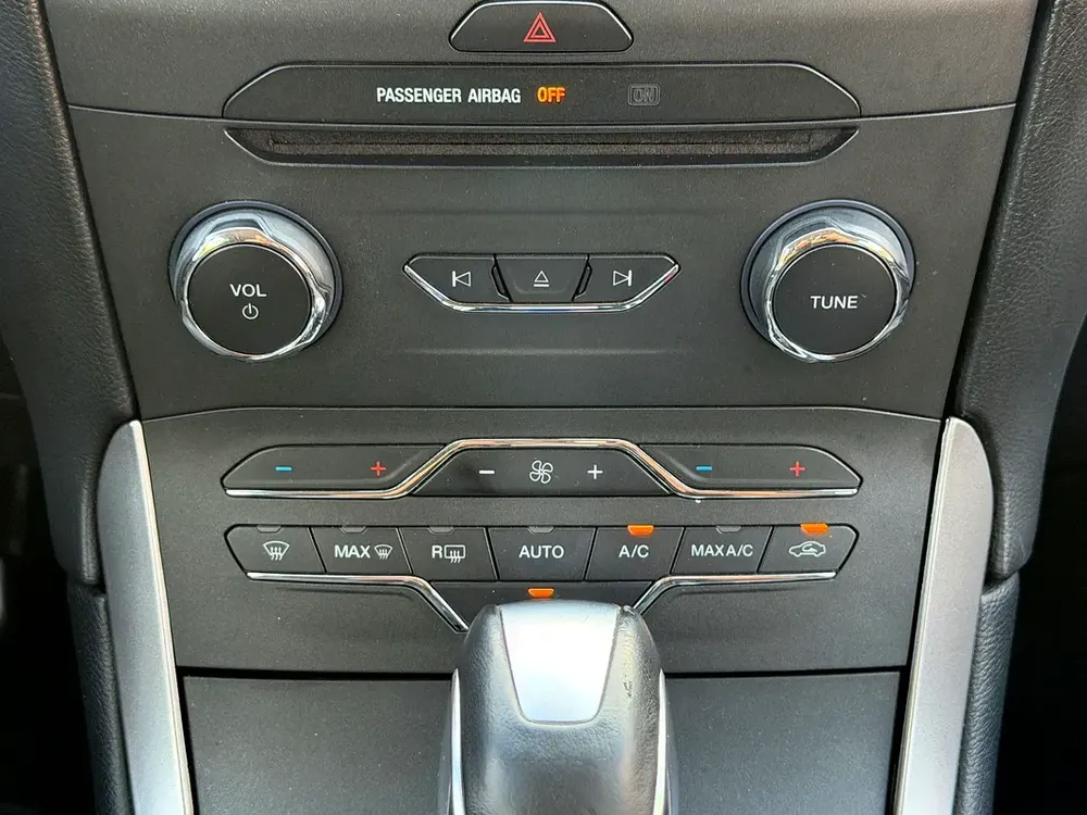 GCC SPECS FORD EDGE / AGENCY SERVICED - Image 18