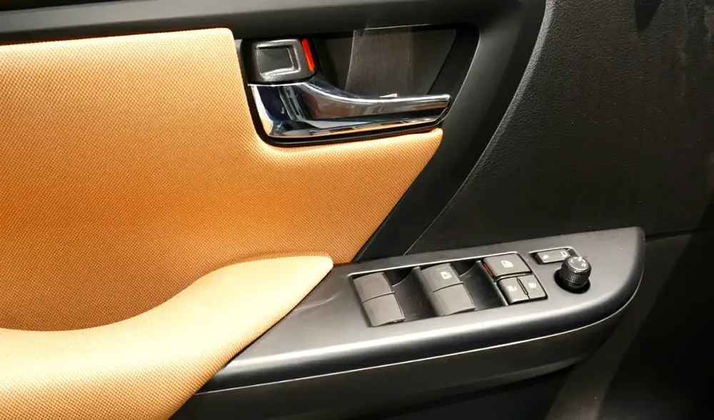 Toyota Fortuner 2.7L Mid Option 2026 GCC Specs - Image 11
