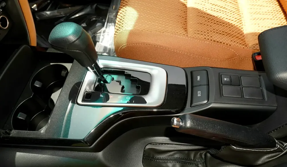 Toyota Fortuner 2.7L Mid Option 2026 GCC Specs - Image 13