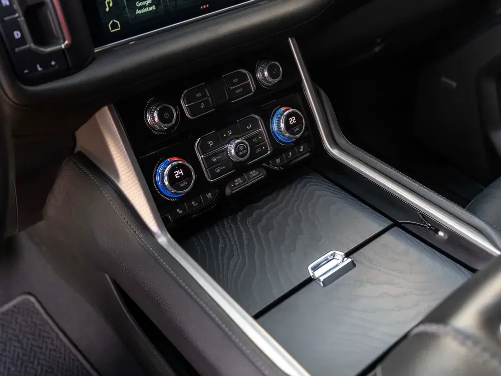 0% DOWN PAYMENT! | FREE INSURANCE | RAMADAN ALL-INCLUSIVE | WARRANTY + HISTORY | YUKON DENALI - Image 10