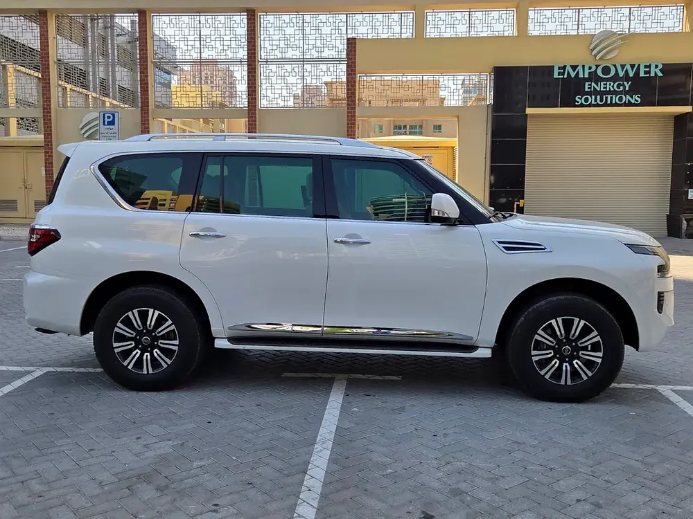 NISSAN PATROL 4.0 V6 SE TITANIUM # 2021 GCC # WELL MAINTAINED CAR FOR SALE AED 128000 - Image 12