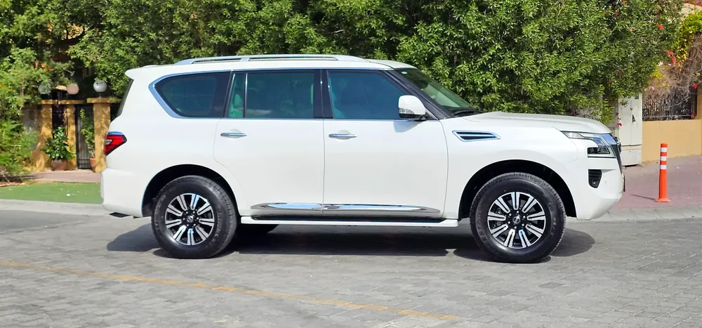 NISSAN PATROL 4.0 V6 SE TITANIUM # 2021 GCC # WELL MAINTAINED CAR FOR SALE AED 128000 - Image 13