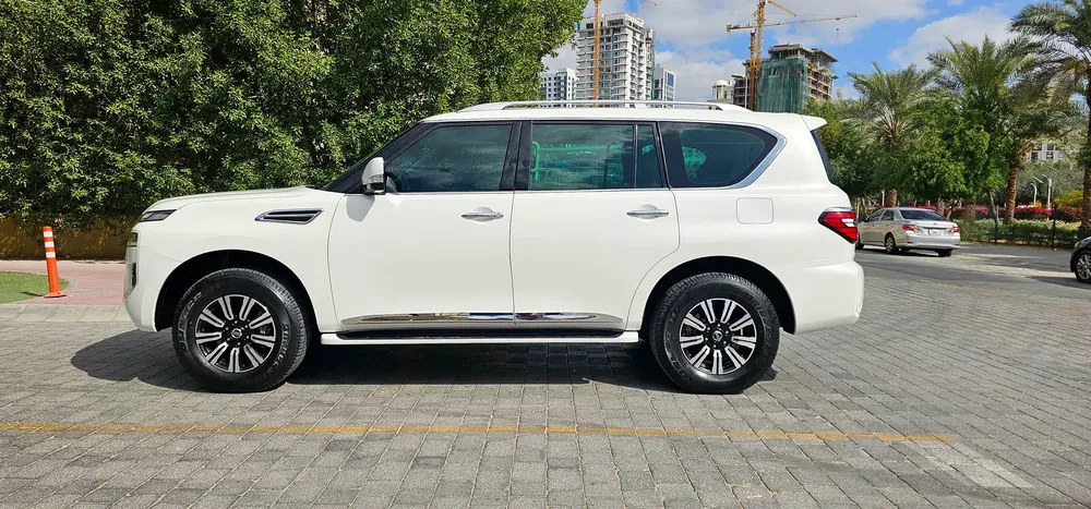 NISSAN PATROL 4.0 V6 SE TITANIUM # 2021 GCC # WELL MAINTAINED CAR FOR SALE AED 128000 - Image 15