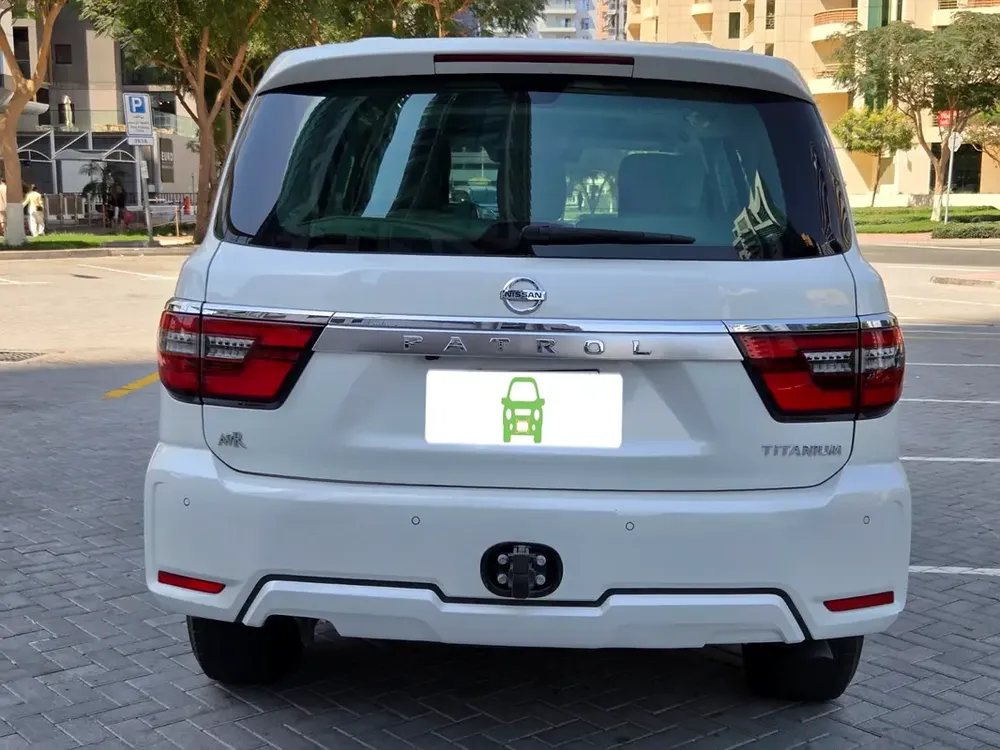 NISSAN PATROL 4.0 V6 SE TITANIUM # 2021 GCC # WELL MAINTAINED CAR FOR SALE AED 128000 - Image 6