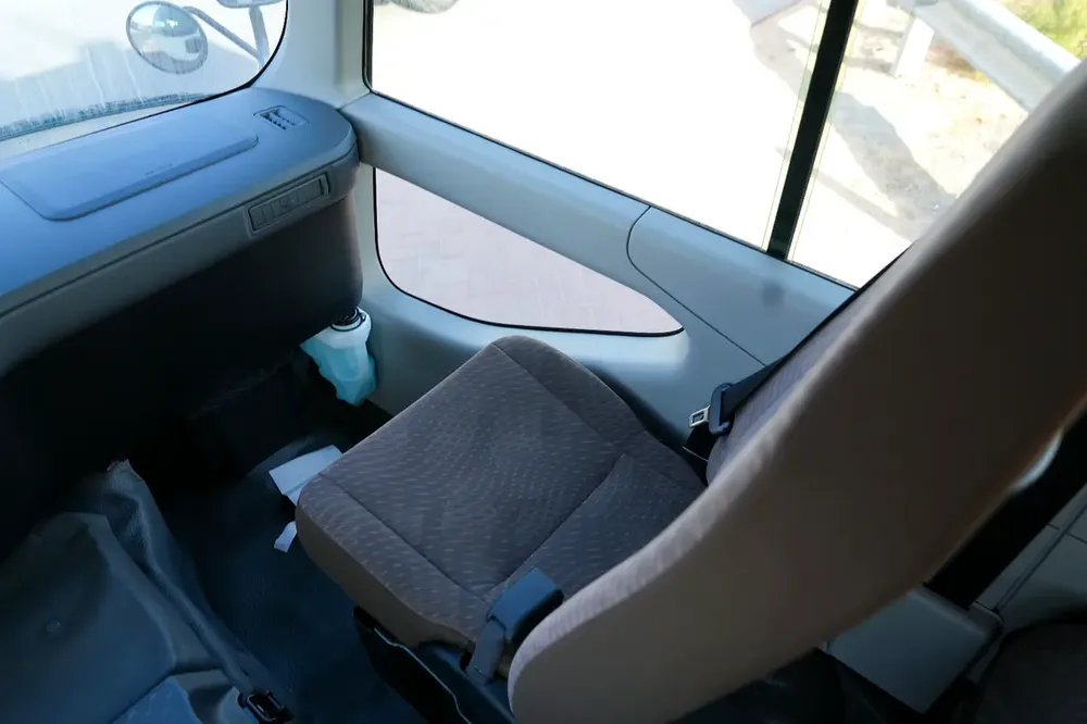 2025 Toyota Coaster 2.7 MT - GCC - Image 12