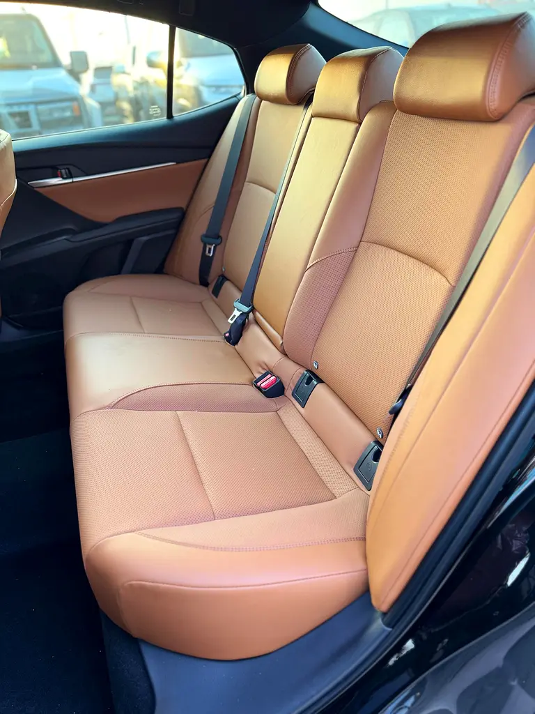 2025 Toyota Camry Limited - GCC Specs - Brand New! - Image 9