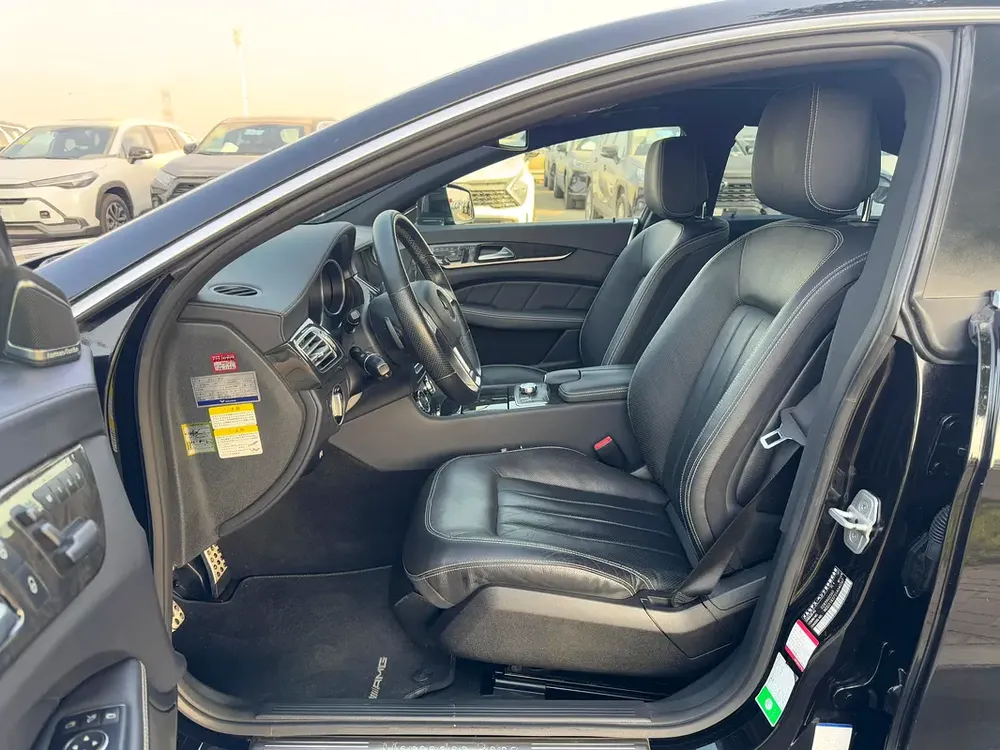 Mercedes Benz CLS550 AMG PKG 2012 97,000km - 4.5 Auction Grade - Japan Import - Clean Title - Image 11