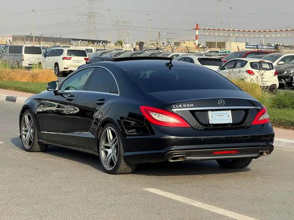 Mercedes Benz CLS550 AMG PKG 2012 97,000km - 4.5 Auction Grade - Japan Import - Clean Title - Image 4
