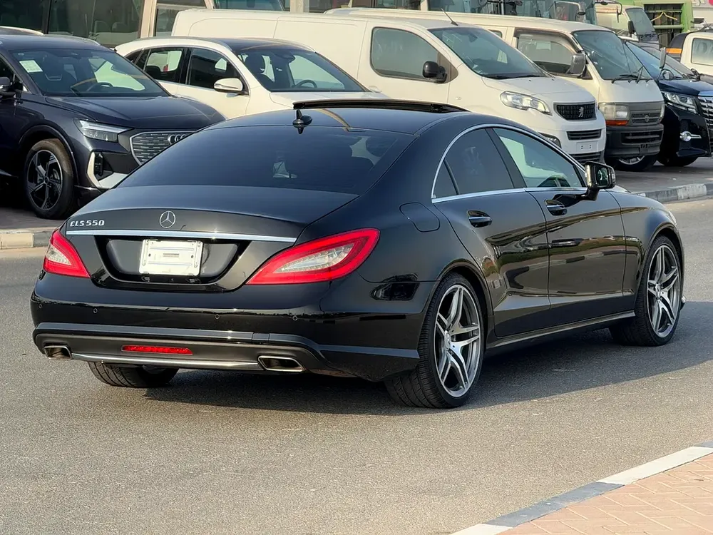 Mercedes Benz CLS550 AMG PKG 2012 97,000km - 4.5 Auction Grade - Japan Import - Clean Title - Image 5