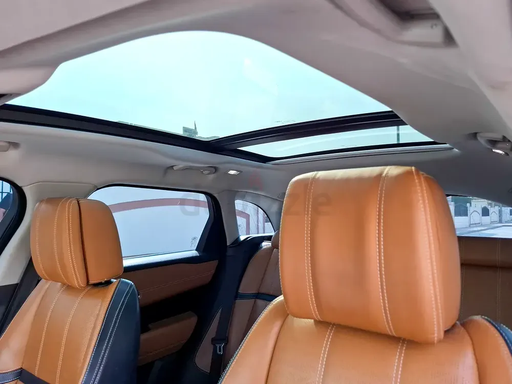 AED 1398/month | 2018 Land Rover Range Rover Velar HSE | GCC Specs | Ref#409183 - Image 11