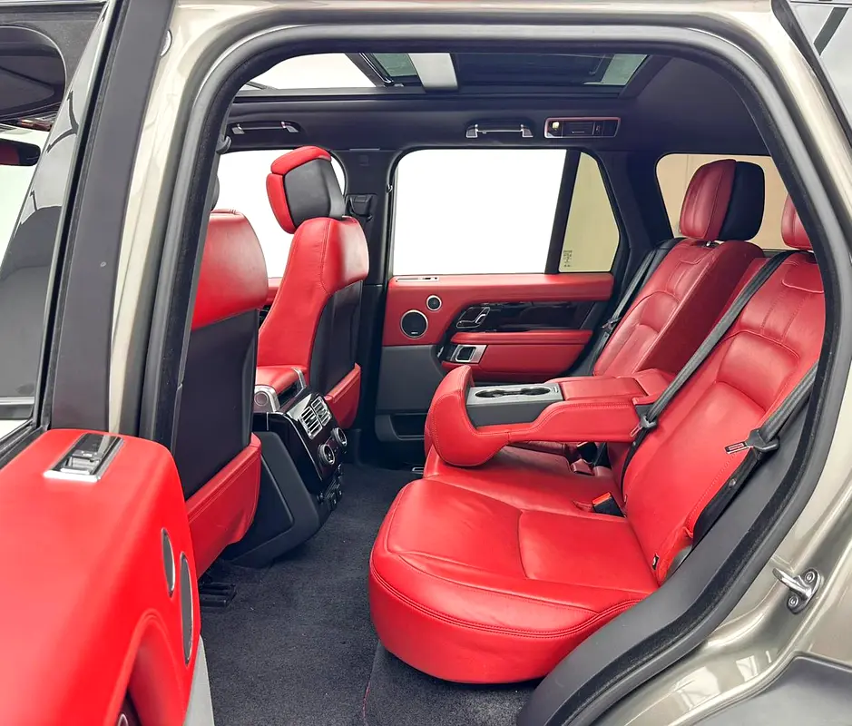 2020 Range Rover Vogue SE P525, 03/2026 Range Rover Warranty, 07/2028 Service Contract, FSH, GCC - Image 16