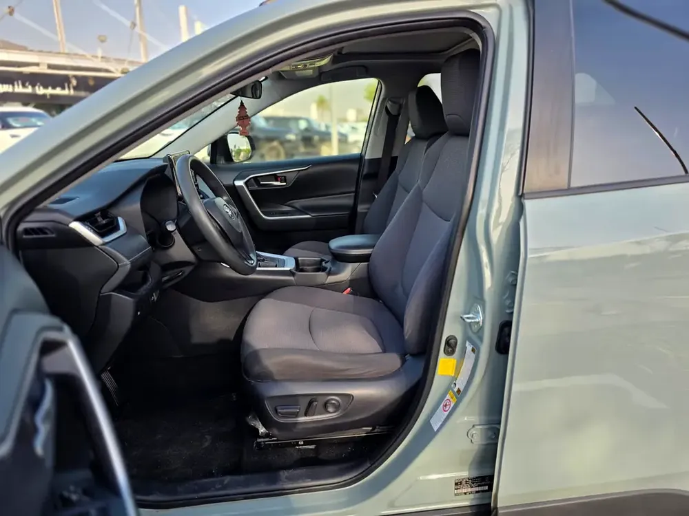 2019 Toyota RAV4 XLE Premium - American Specs - Excellent Condition - Image 18