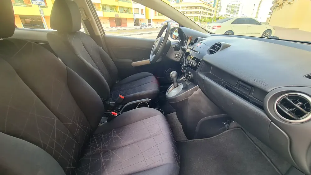 MAZDA 2 2015 FAMILY USED DUNLOP NEW  TYRES GULF GCC  FULLY SERVICED TILL TODAY - Image 13