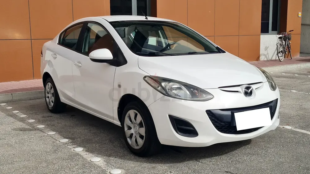 MAZDA 2 2015 FAMILY USED DUNLOP NEW  TYRES GULF GCC  FULLY SERVICED TILL TODAY - Image 5