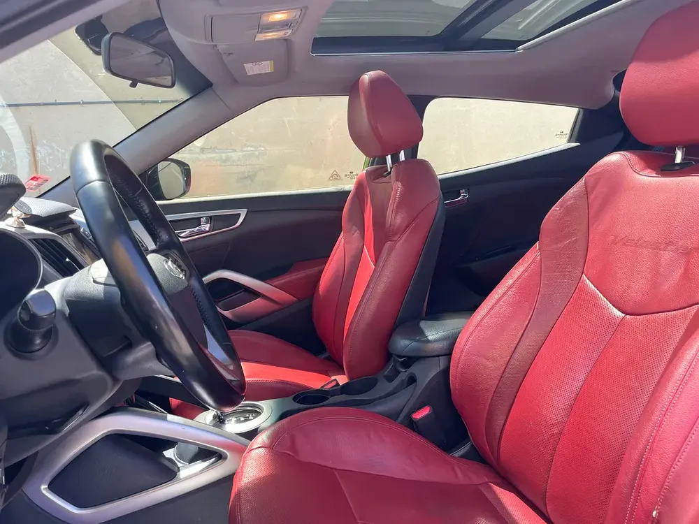 Hyundai Veloster GLS 2015 - GCC Specs - Excellent Condition! - Image 11