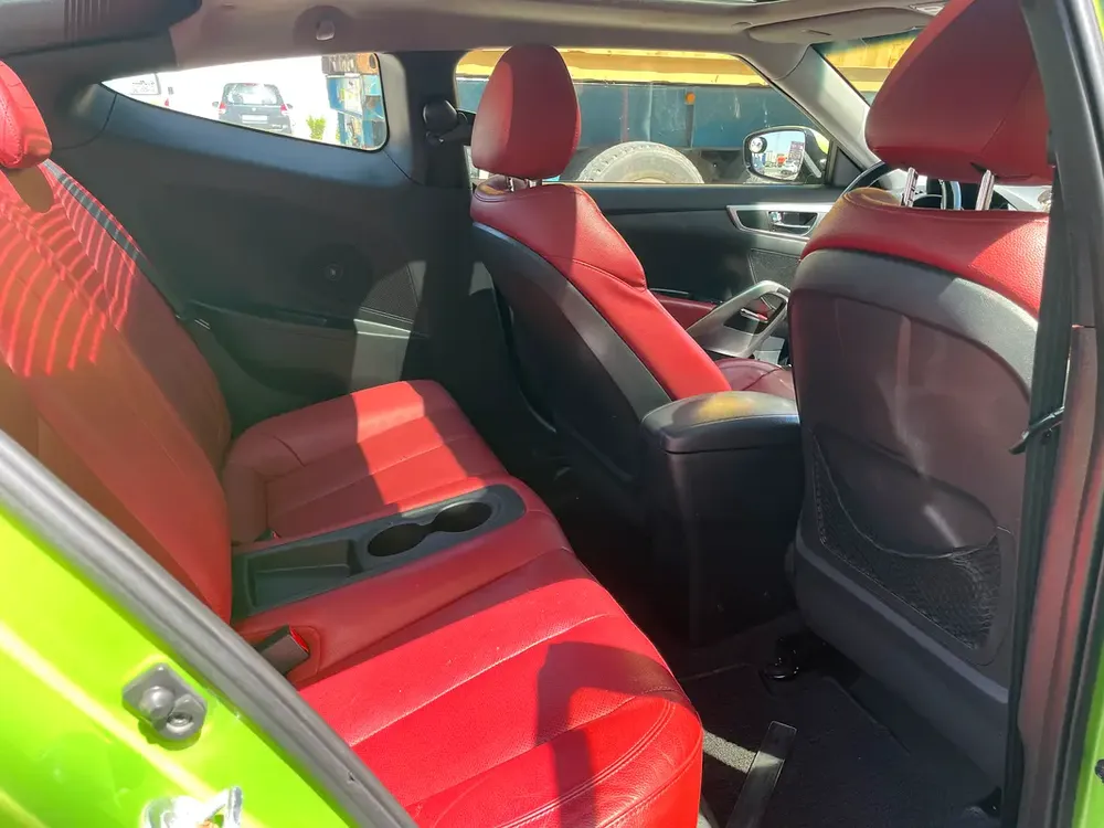 Hyundai Veloster GLS 2015 - GCC Specs - Excellent Condition! - Image 4