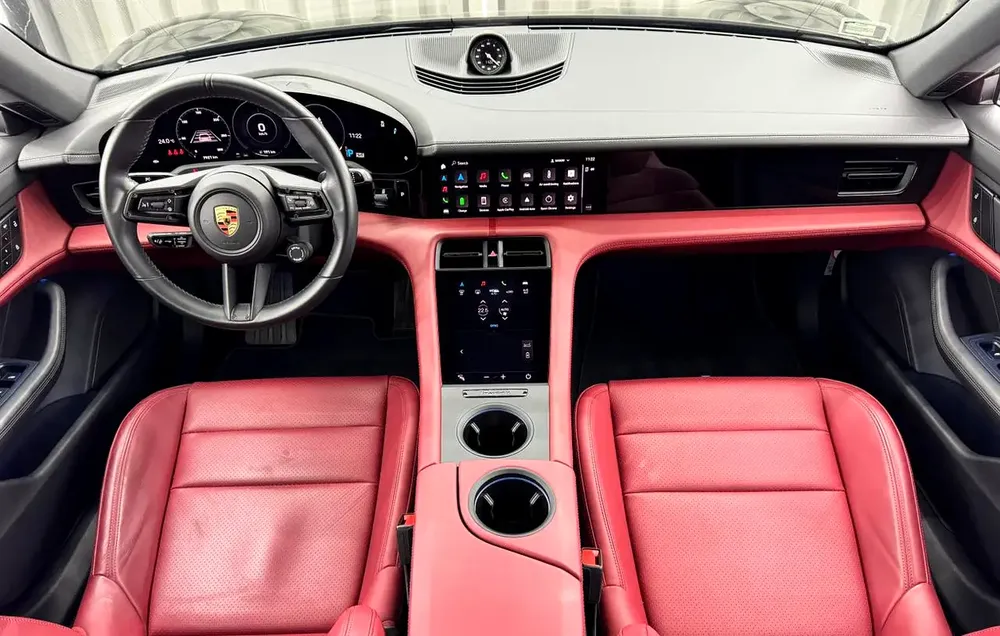 Porsche Taycan Standard 2023 GCC specs for 335,000.00 AED - Image 17