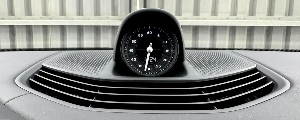 Porsche Taycan Standard 2023 GCC specs for 335,000.00 AED - Image 18