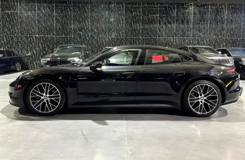Porsche Taycan Standard 2023 GCC specs for 335,000.00 AED - Image 6